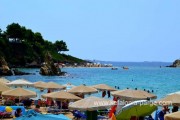 Пляжи Platis Gialos