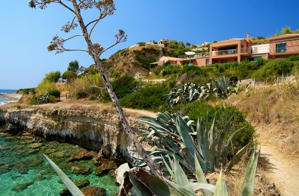 Kefalonia villas: beautiful, spacious 4 bedroom villa by amazing Agios Thomas beach. Greece vacations